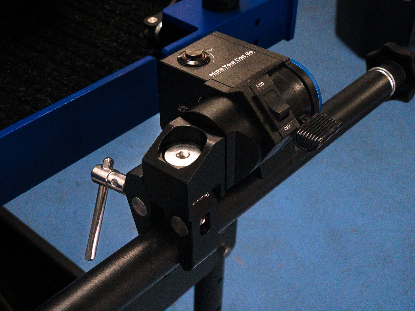 90 Degree Throttle Mount